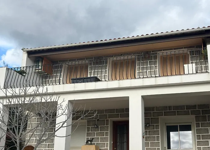 Maison De Village En Granite