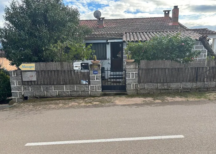 Maison De Village En Granite